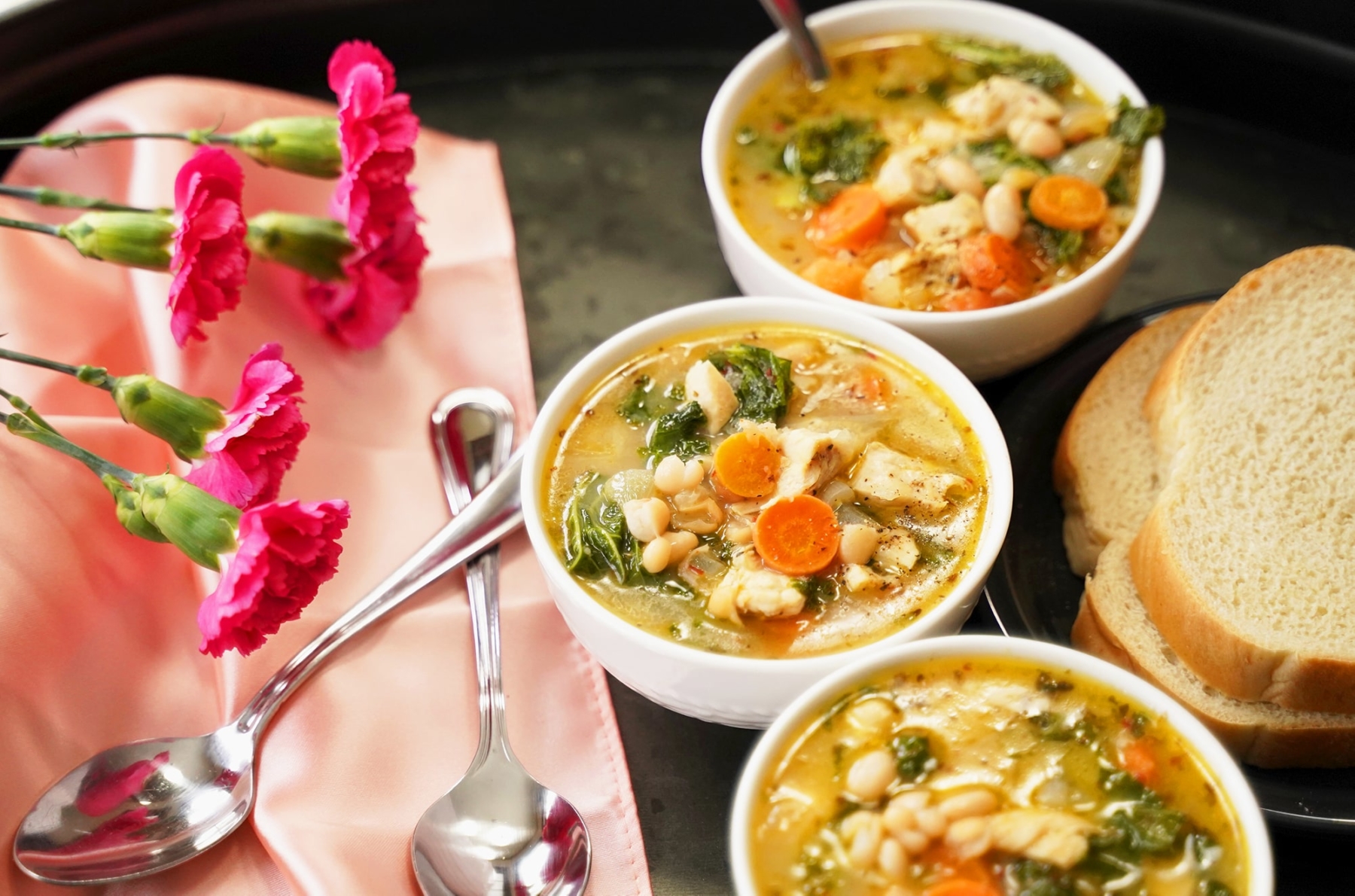 CHICKEN KALE AND BEAN SOUP